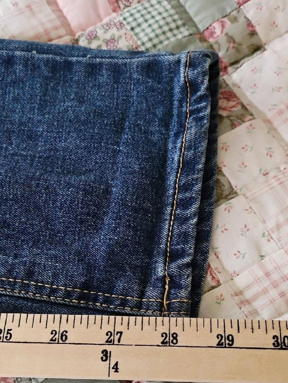 Curve Appeal - Mid-rise Relaxed Fit Jeans- Size 4/27 - Picture 7 of 11